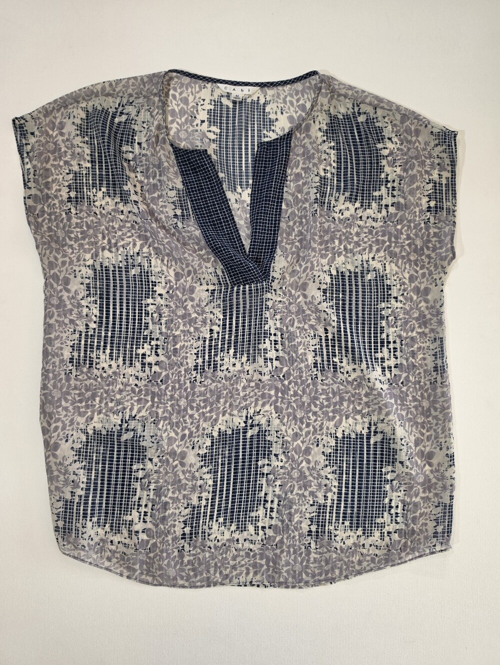 Cabi Blouse Womens Medium Lavender Sleeveless Blue Floral Smart Casual Boho Chic